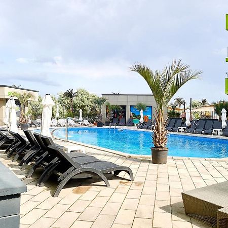 Moonlight Studio - Spa N Pools Beach Resort Mamaia Exterior photo