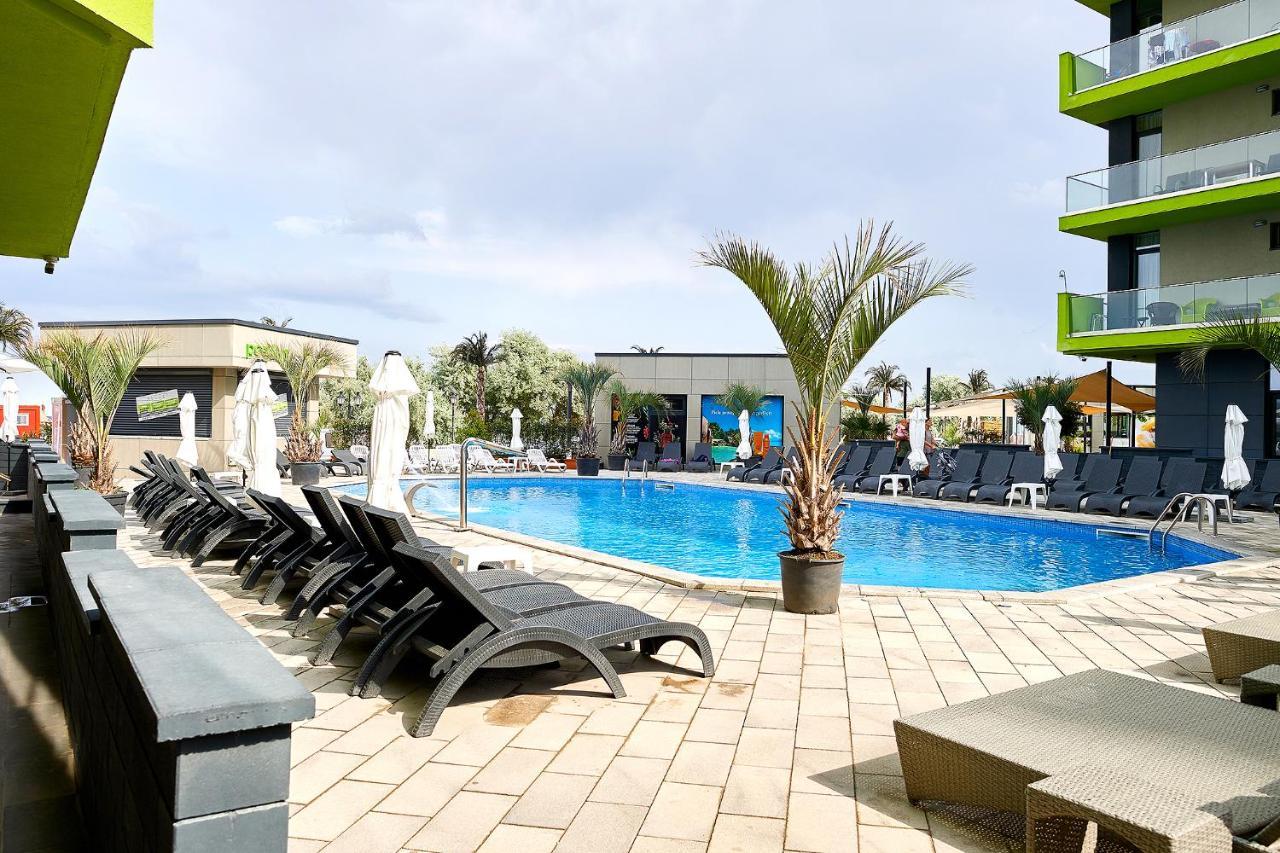 Moonlight Studio - Spa N Pools Beach Resort Mamaia Exterior photo